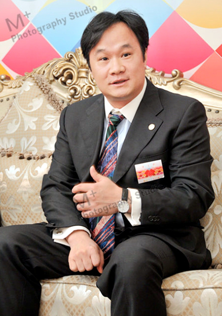 18易斌  執(zhí)行會長  江西省政協(xié)常委，北京創(chuàng)盈科技產(chǎn)業(yè)集團(tuán)董事長.jpg